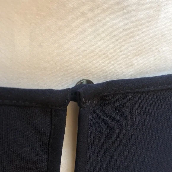 🌟 J. Crew Party Blouse, navy and gold chevron, size 2 - Picture 7 of 7